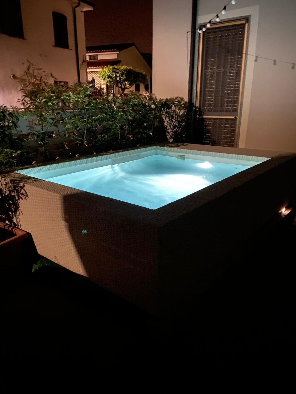 Villa Jacuzzi & Relax - Casa Indipendente 20Min Da Milano Zelo Buon Persico Exterior foto