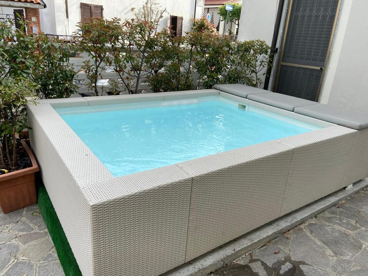 Villa Jacuzzi & Relax - Casa Indipendente 20Min Da Milano Zelo Buon Persico Exterior foto